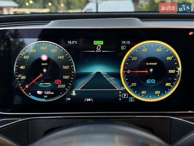 Серый Мерседес EQC, объемом двигателя 0 л и пробегом 90 тыс. км за 36800 $, фото 63 на Automoto.ua