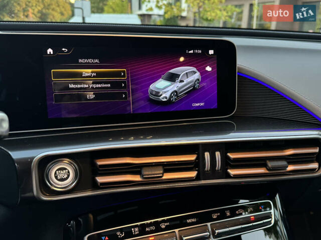 Серый Мерседес EQC, объемом двигателя 0 л и пробегом 90 тыс. км за 36800 $, фото 52 на Automoto.ua