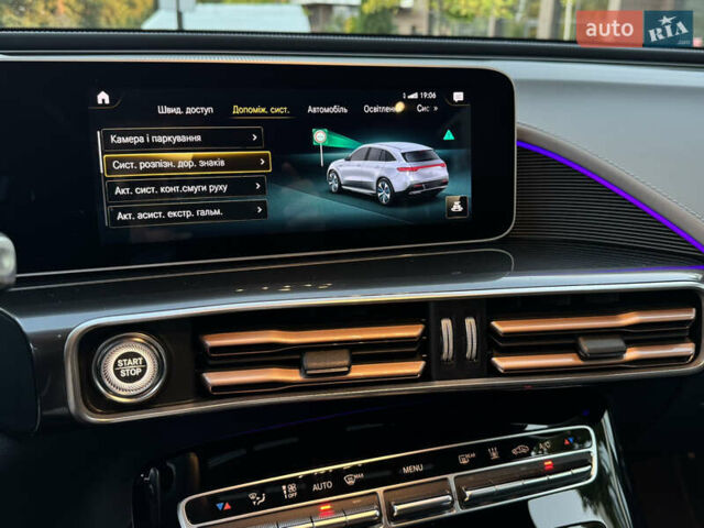 Серый Мерседес EQC, объемом двигателя 0 л и пробегом 90 тыс. км за 36800 $, фото 50 на Automoto.ua
