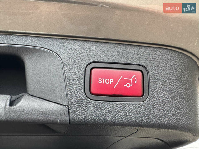 Серый Мерседес EQC, объемом двигателя 0 л и пробегом 58 тыс. км за 31999 $, фото 18 на Automoto.ua