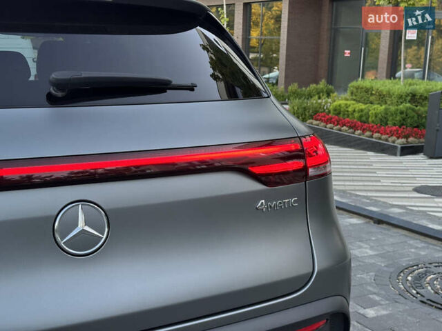 Серый Мерседес EQC, объемом двигателя 0 л и пробегом 90 тыс. км за 36800 $, фото 23 на Automoto.ua