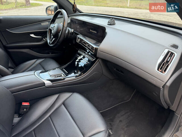 Сірий Мерседес EQC, об'ємом двигуна 0 л та пробігом 66 тис. км за 38800 $, фото 9 на Automoto.ua