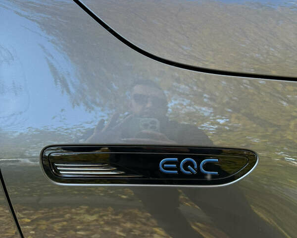 Серый Мерседес EQC, объемом двигателя 0 л и пробегом 30 тыс. км за 39900 $, фото 39 на Automoto.ua