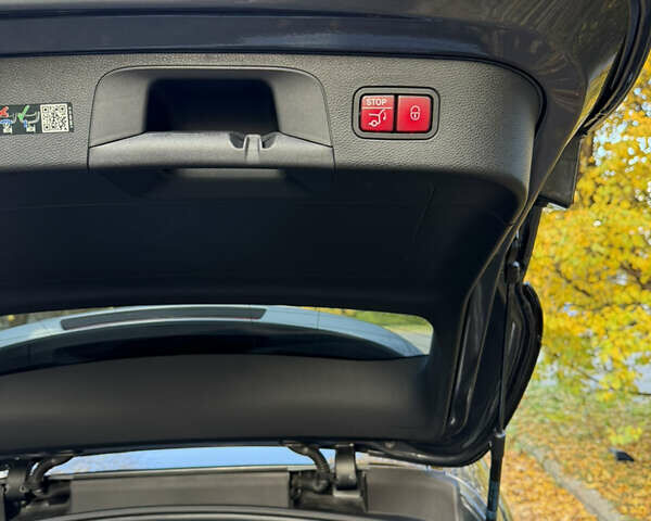 Серый Мерседес EQC, объемом двигателя 0 л и пробегом 30 тыс. км за 39900 $, фото 34 на Automoto.ua