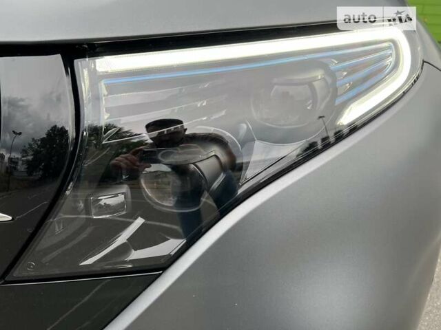 Сірий Мерседес EQC, об'ємом двигуна 0 л та пробігом 4 тис. км за 74900 $, фото 3 на Automoto.ua