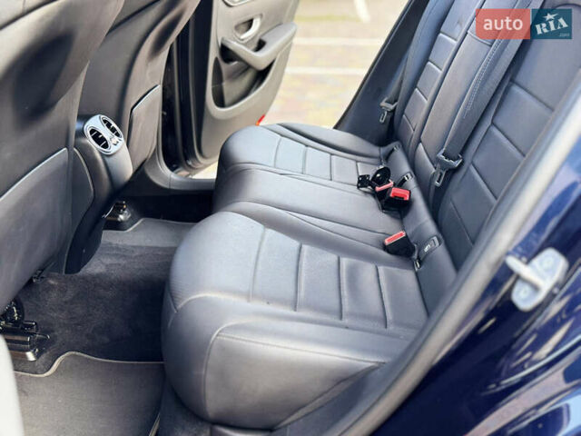 Синій Мерседес EQC, об'ємом двигуна 0 л та пробігом 67 тис. км за 35500 $, фото 28 на Automoto.ua