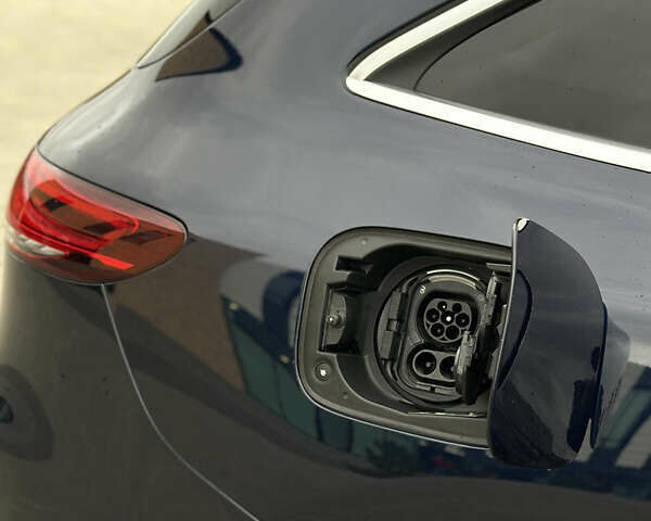 Синій Мерседес EQC, об'ємом двигуна 0 л та пробігом 130 тис. км за 31500 $, фото 23 на Automoto.ua