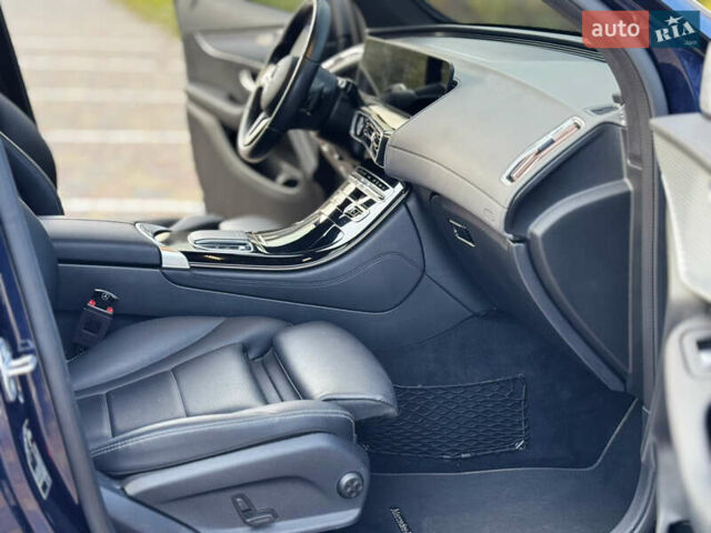 Синій Мерседес EQC, об'ємом двигуна 0 л та пробігом 67 тис. км за 35500 $, фото 32 на Automoto.ua