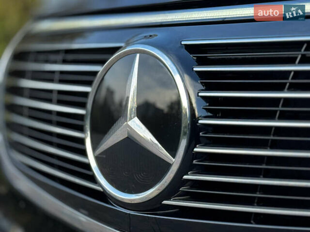 Синій Мерседес EQC, об'ємом двигуна 0 л та пробігом 67 тис. км за 35500 $, фото 4 на Automoto.ua