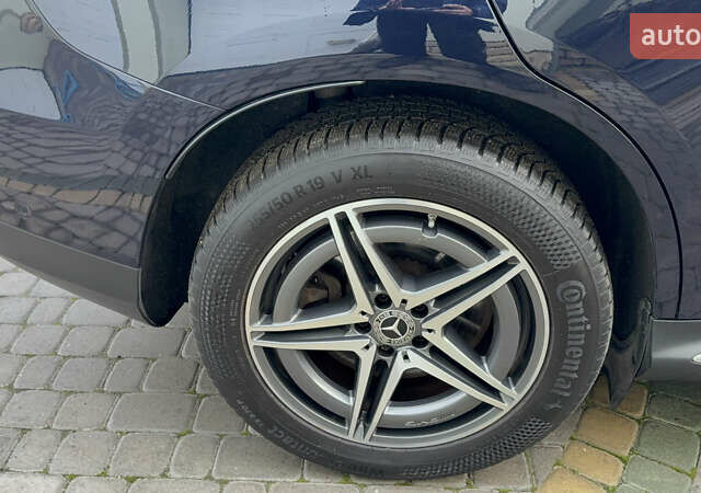 Синій Мерседес EQC, об'ємом двигуна 0 л та пробігом 90 тис. км за 33000 $, фото 134 на Automoto.ua