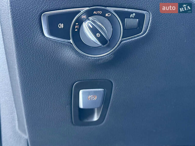 Синий Мерседес EQC, объемом двигателя 0 л и пробегом 119 тыс. км за 34900 $, фото 30 на Automoto.ua