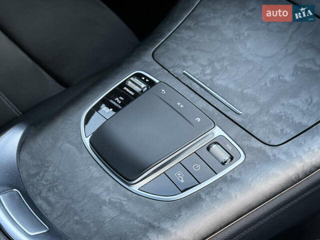 Синий Мерседес EQC, объемом двигателя 0 л и пробегом 119 тыс. км за 34900 $, фото 43 на Automoto.ua