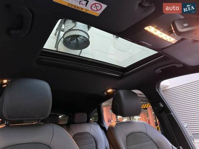 Синий Мерседес EQC, объемом двигателя 0 л и пробегом 38 тыс. км за 38490 $, фото 14 на Automoto.ua