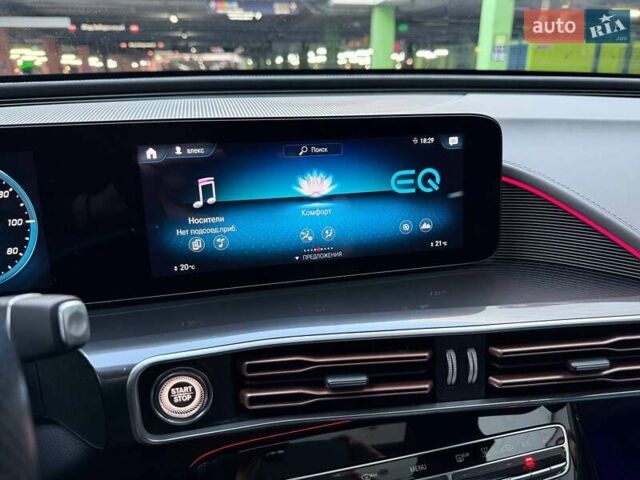 Синий Мерседес EQC, объемом двигателя 0 л и пробегом 38 тыс. км за 38490 $, фото 23 на Automoto.ua