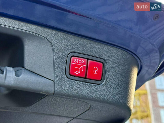 Синий Мерседес EQC, объемом двигателя 0 л и пробегом 119 тыс. км за 34900 $, фото 54 на Automoto.ua