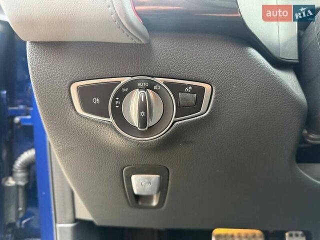 Синий Мерседес EQC, объемом двигателя 0 л и пробегом 40 тыс. км за 37990 $, фото 18 на Automoto.ua