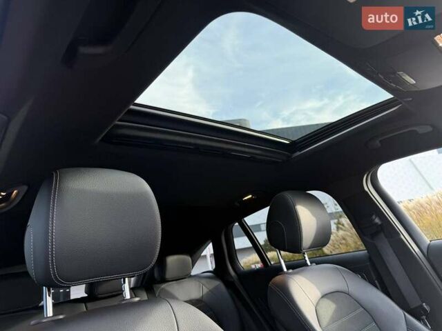 Синий Мерседес EQC, объемом двигателя 0 л и пробегом 40 тыс. км за 37990 $, фото 14 на Automoto.ua