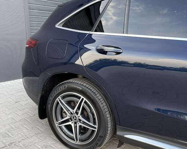 Синий Мерседес EQC, объемом двигателя 0 л и пробегом 51 тыс. км за 37100 $, фото 3 на Automoto.ua