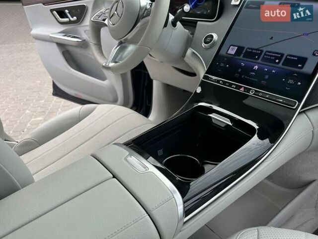 Синий Мерседес EQC, объемом двигателя 0 л и пробегом 15 тыс. км за 49890 $, фото 14 на Automoto.ua