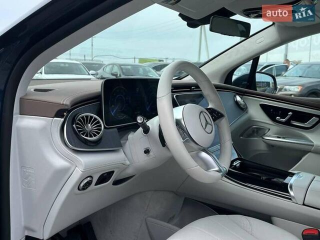 Синий Мерседес EQC, объемом двигателя 0 л и пробегом 15 тыс. км за 49890 $, фото 43 на Automoto.ua