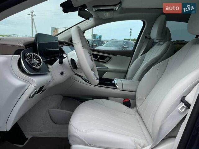 Синий Мерседес EQC, объемом двигателя 0 л и пробегом 15 тыс. км за 49890 $, фото 42 на Automoto.ua