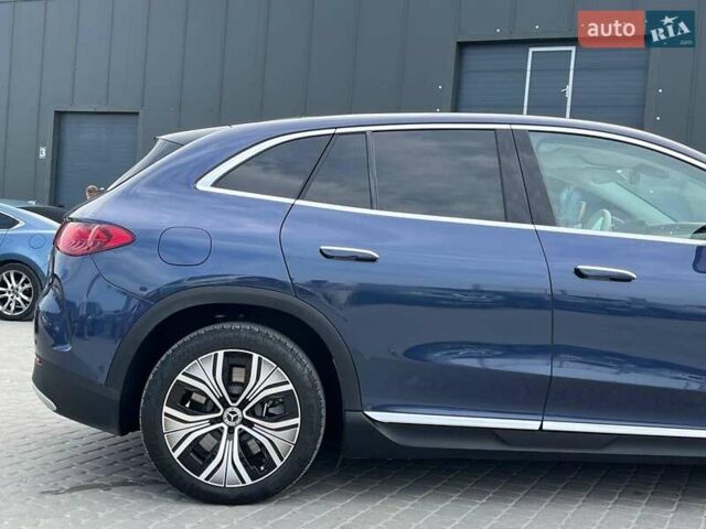 Синий Мерседес EQC, объемом двигателя 0 л и пробегом 15 тыс. км за 49890 $, фото 8 на Automoto.ua