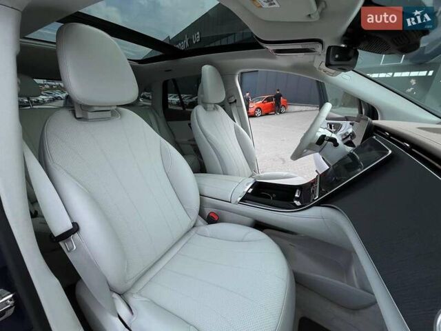 Синий Мерседес EQC, объемом двигателя 0 л и пробегом 15 тыс. км за 49890 $, фото 19 на Automoto.ua