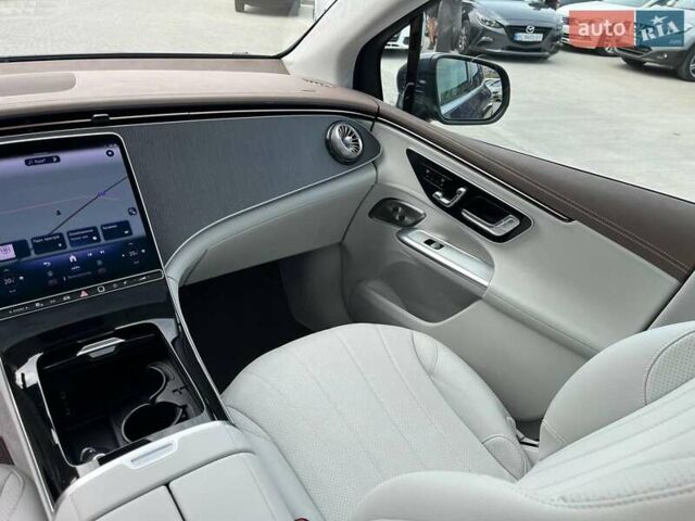 Синий Мерседес EQC, объемом двигателя 0 л и пробегом 15 тыс. км за 49890 $, фото 30 на Automoto.ua