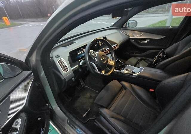 Зеленый Мерседес EQC, объемом двигателя 0 л и пробегом 100 тыс. км за 29850 $, фото 2 на Automoto.ua