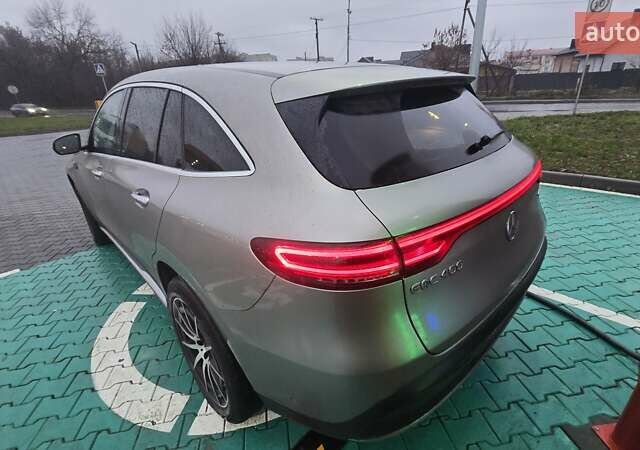 Зеленый Мерседес EQC, объемом двигателя 0 л и пробегом 100 тыс. км за 29850 $, фото 7 на Automoto.ua