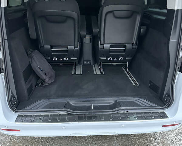 Белый Мерседес EQV, объемом двигателя 0 л и пробегом 70 тыс. км за 37900 $, фото 13 на Automoto.ua