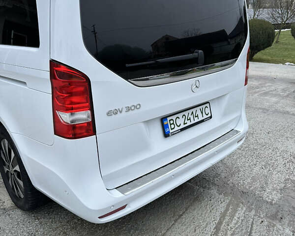 Белый Мерседес EQV, объемом двигателя 0 л и пробегом 70 тыс. км за 37900 $, фото 8 на Automoto.ua