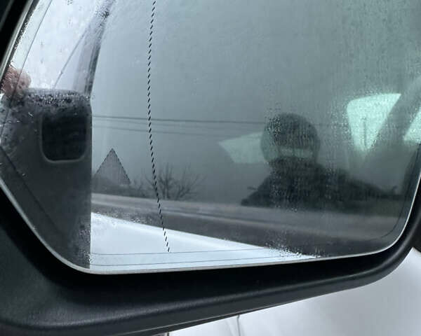 Белый Мерседес EQV, объемом двигателя 0 л и пробегом 70 тыс. км за 37900 $, фото 6 на Automoto.ua