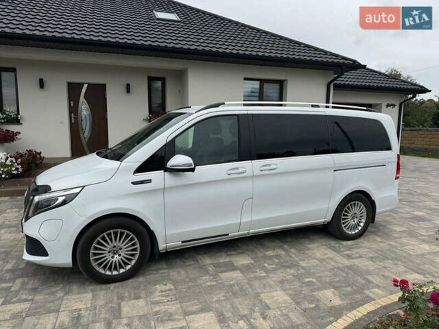 Белый Мерседес EQV, объемом двигателя 0 л и пробегом 165 тыс. км за 37900 $, фото 1 на Automoto.ua