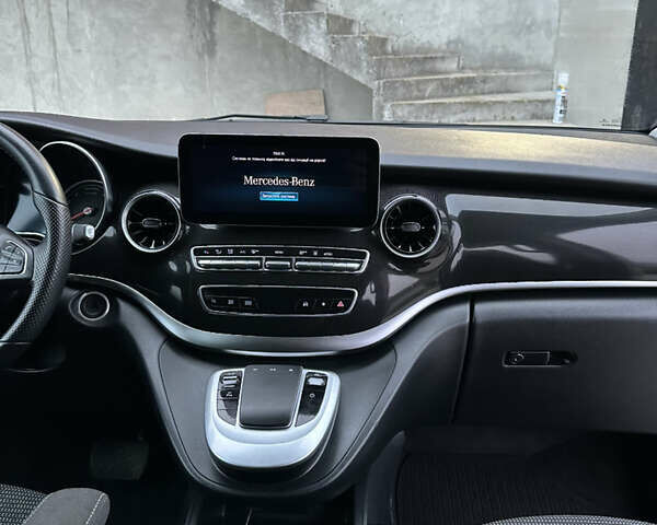 Белый Мерседес EQV, объемом двигателя 0 л и пробегом 70 тыс. км за 37900 $, фото 18 на Automoto.ua