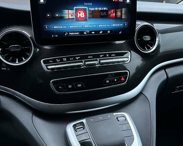 Белый Мерседес EQV, объемом двигателя 0 л и пробегом 70 тыс. км за 37900 $, фото 25 на Automoto.ua