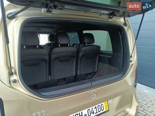 Бежевый Мерседес EQV, объемом двигателя 0 л и пробегом 2 тыс. км за 68000 $, фото 40 на Automoto.ua