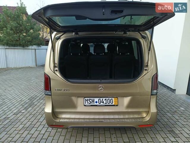 Бежевый Мерседес EQV, объемом двигателя 0 л и пробегом 2 тыс. км за 68000 $, фото 39 на Automoto.ua