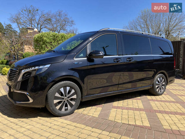 Черный Мерседес EQV, объемом двигателя 0 л и пробегом 70 тыс. км за 55500 $, фото 1 на Automoto.ua