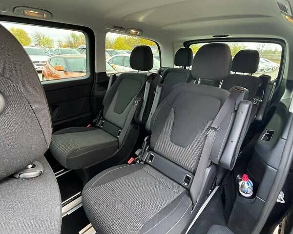 Черный Мерседес EQV, объемом двигателя 0 л и пробегом 52 тыс. км за 37000 $, фото 6 на Automoto.ua