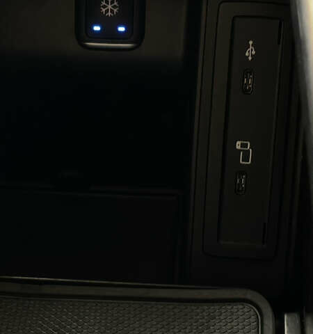 Черный Мерседес EQV, объемом двигателя 0 л и пробегом 65 тыс. км за 45500 $, фото 41 на Automoto.ua