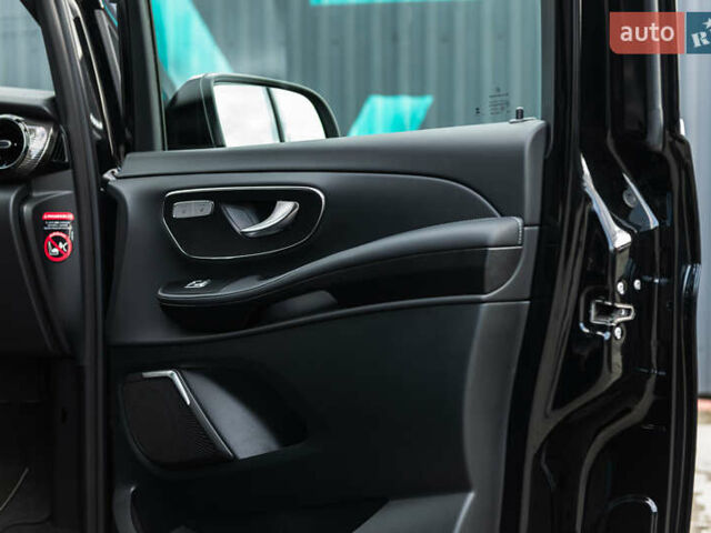 Черный Мерседес EQV, объемом двигателя 0 л и пробегом 12 тыс. км за 94500 $, фото 34 на Automoto.ua