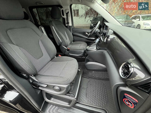 Чорний Мерседес EQV, об'ємом двигуна 0 л та пробігом 28 тис. км за 46900 $, фото 27 на Automoto.ua