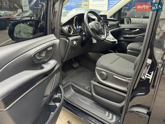 Чорний Мерседес EQV, об'ємом двигуна 0 л та пробігом 28 тис. км за 46900 $, фото 9 на Automoto.ua