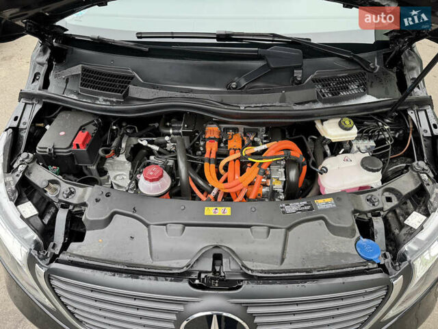 Чорний Мерседес EQV, об'ємом двигуна 0 л та пробігом 28 тис. км за 46900 $, фото 71 на Automoto.ua