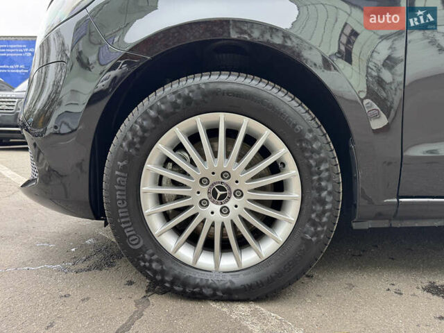 Чорний Мерседес EQV, об'ємом двигуна 0 л та пробігом 28 тис. км за 46900 $, фото 60 на Automoto.ua