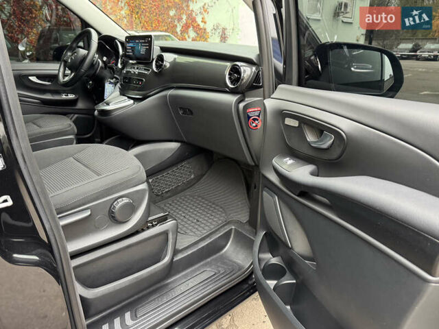 Чорний Мерседес EQV, об'ємом двигуна 0 л та пробігом 28 тис. км за 46900 $, фото 24 на Automoto.ua