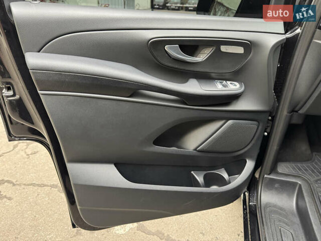 Чорний Мерседес EQV, об'ємом двигуна 0 л та пробігом 28 тис. км за 46900 $, фото 10 на Automoto.ua
