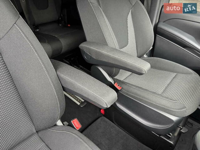 Чорний Мерседес EQV, об'ємом двигуна 0 л та пробігом 28 тис. км за 46900 $, фото 28 на Automoto.ua