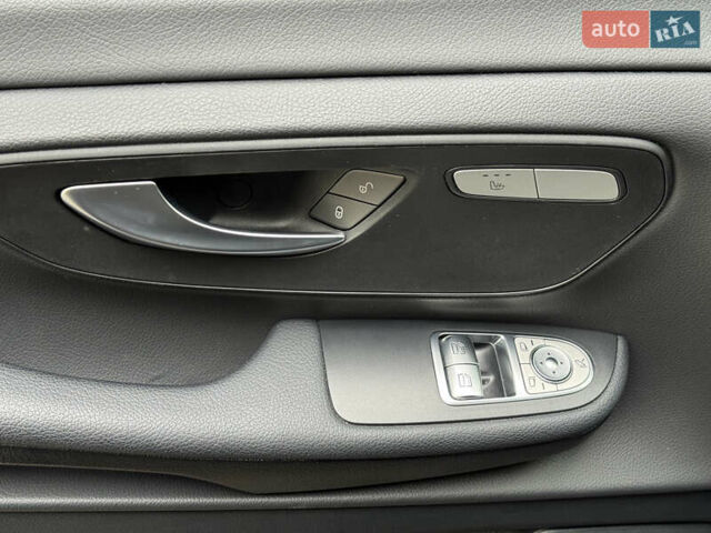 Чорний Мерседес EQV, об'ємом двигуна 0 л та пробігом 28 тис. км за 46900 $, фото 11 на Automoto.ua